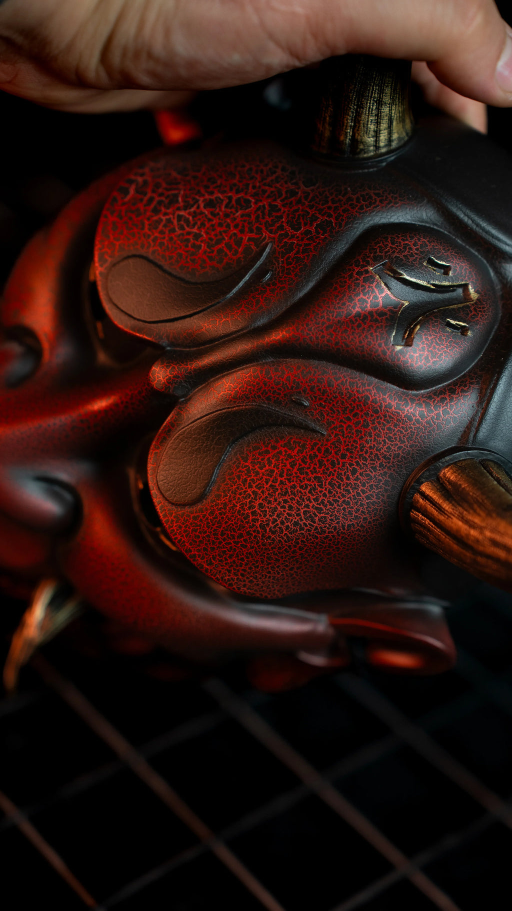 masque oni japonais rouge artisanal kogei