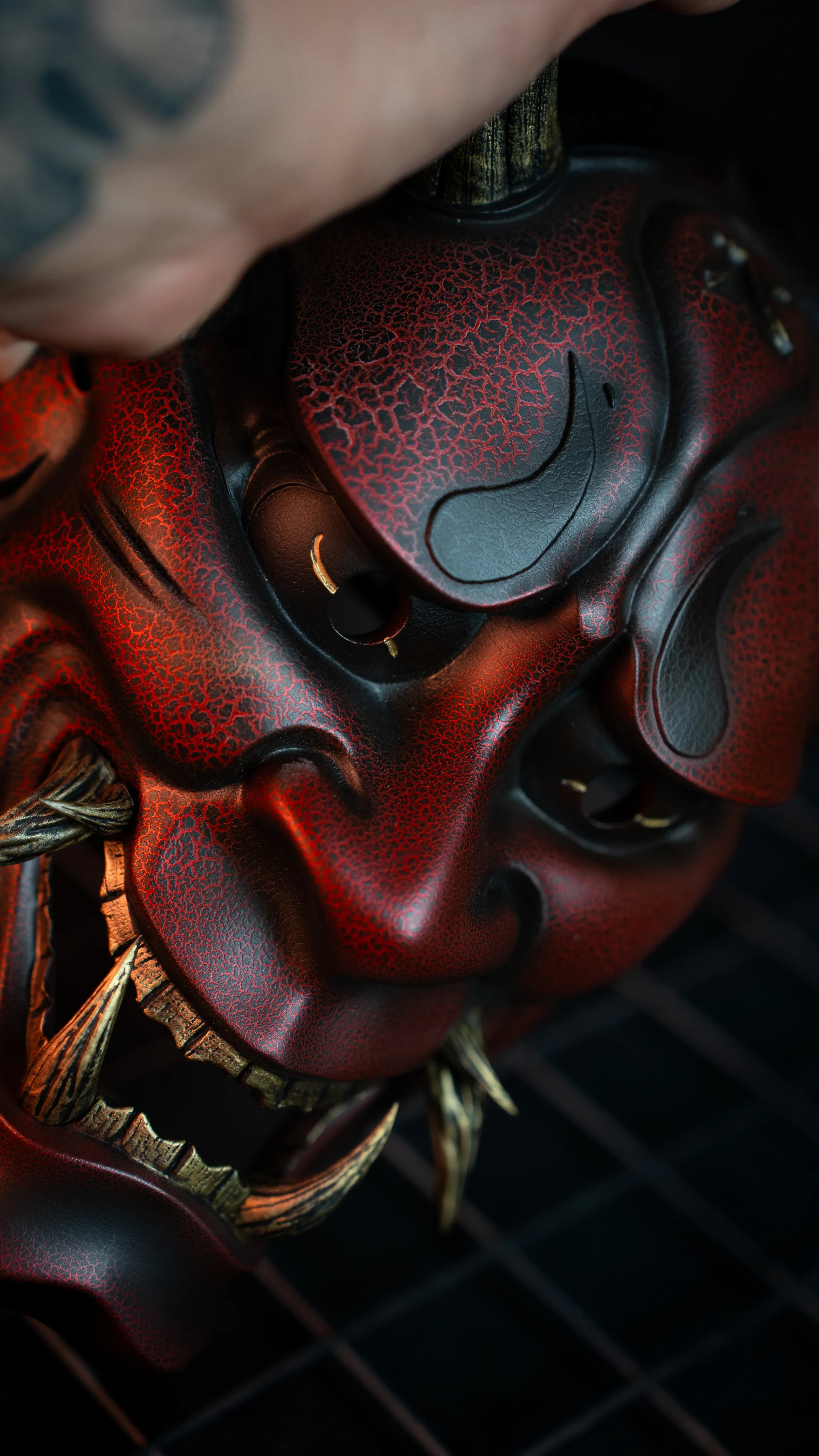 masque hannya japonais rouge artisanal kogei