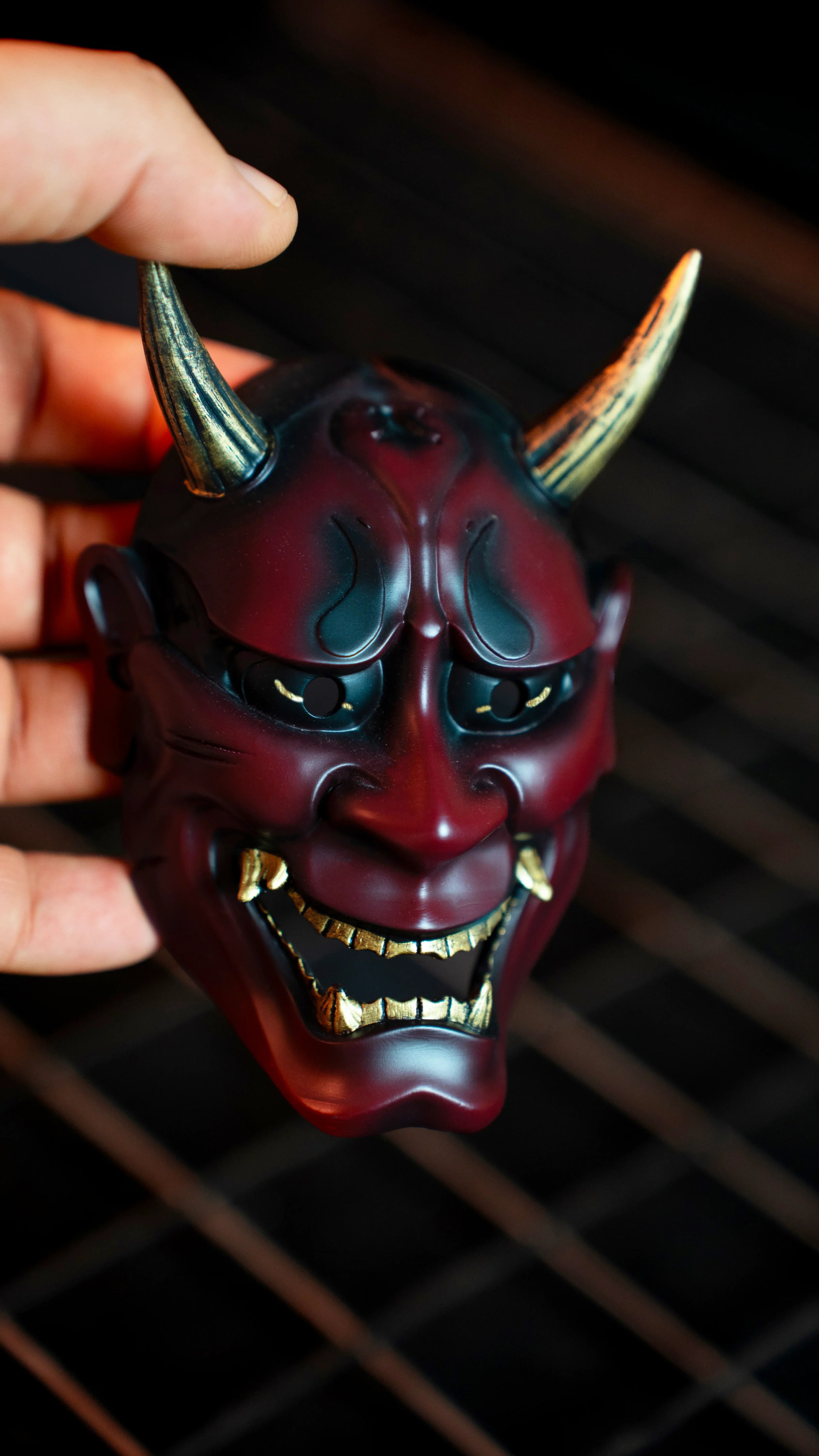 Mini masque oni japonais rouge artisanal kogei