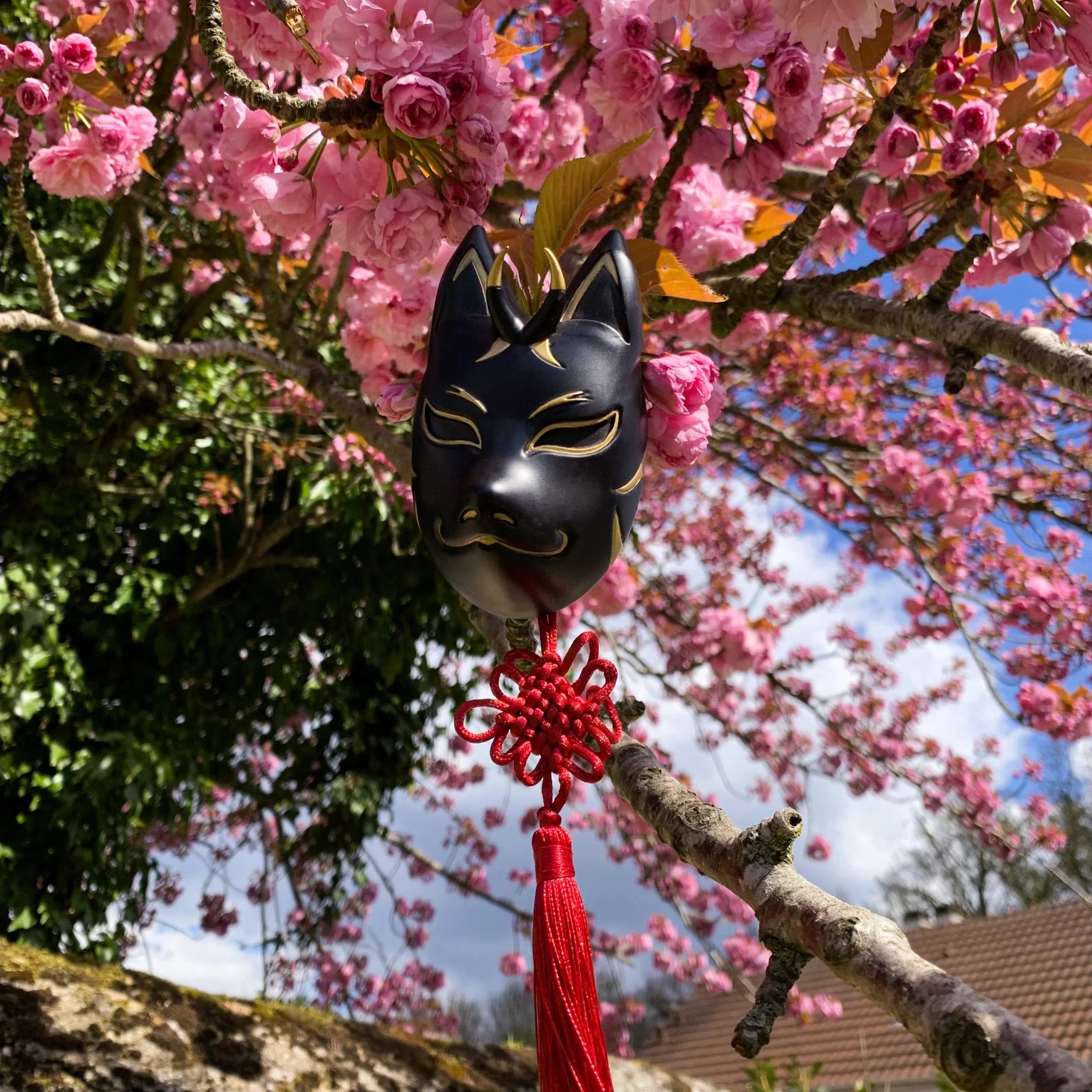 masque kitsune japonais artisanal noir
