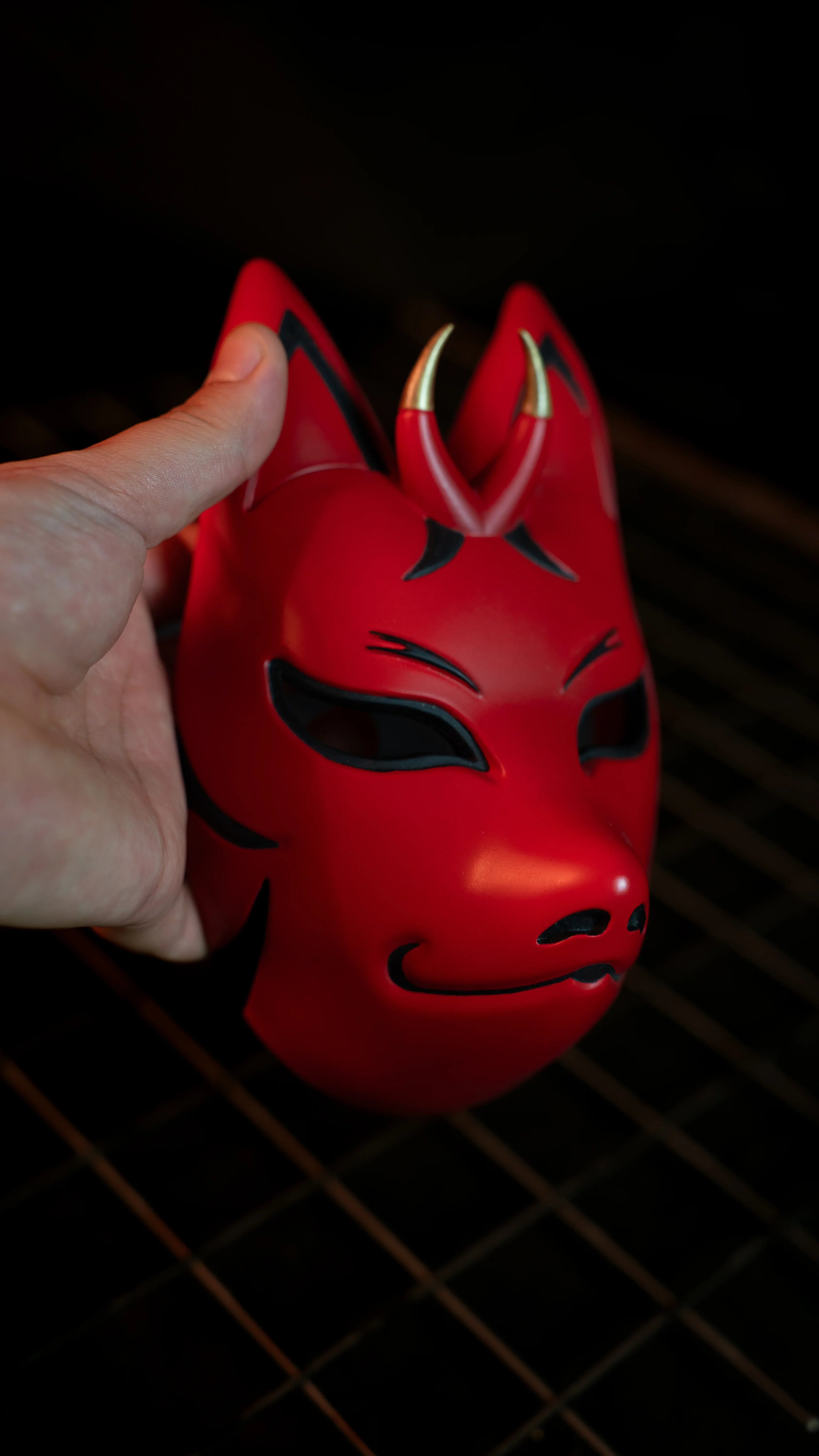 masque kitsune japonais artisanal rouge 