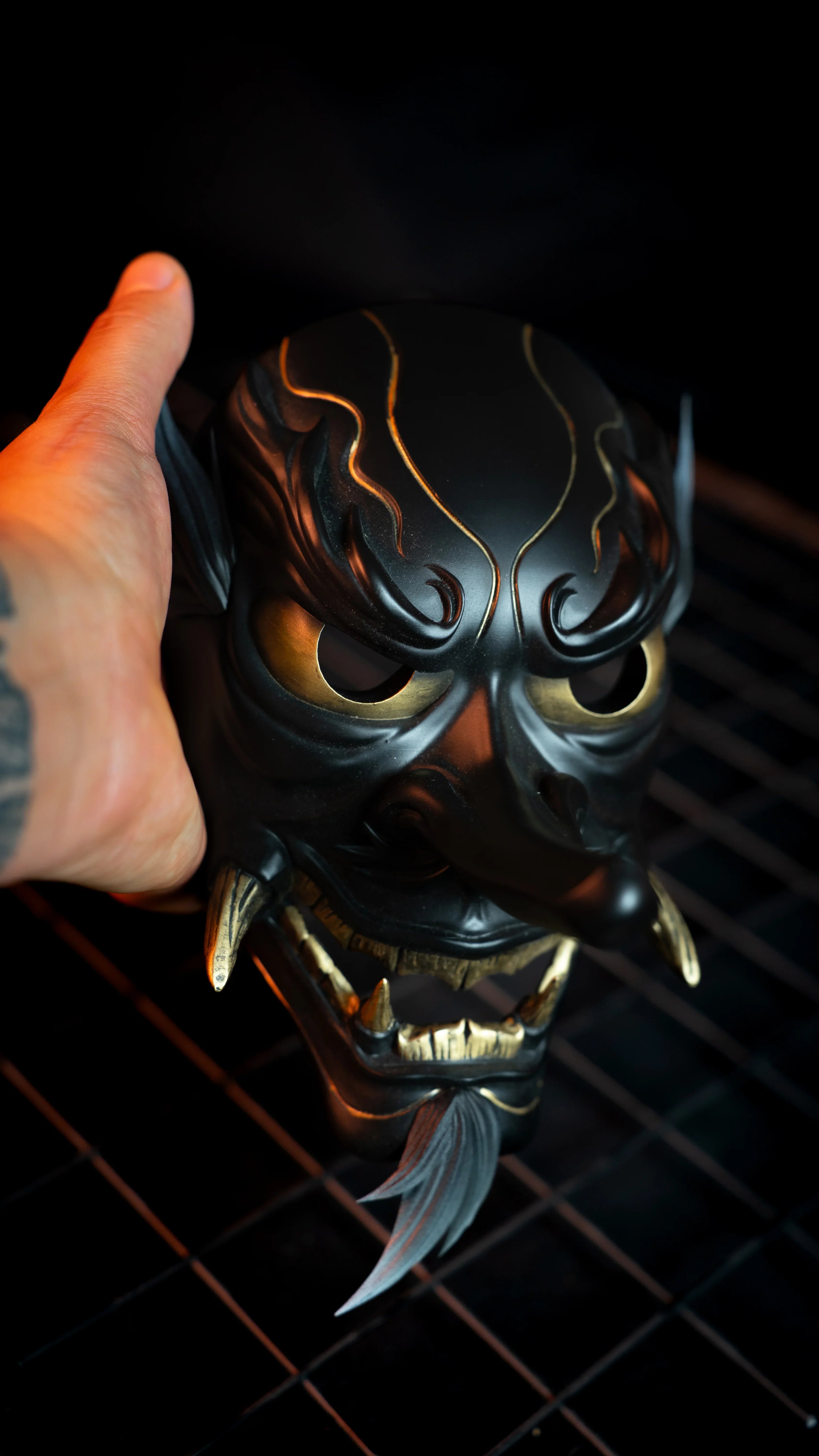 masque tengu japonais artisanal noir moyen