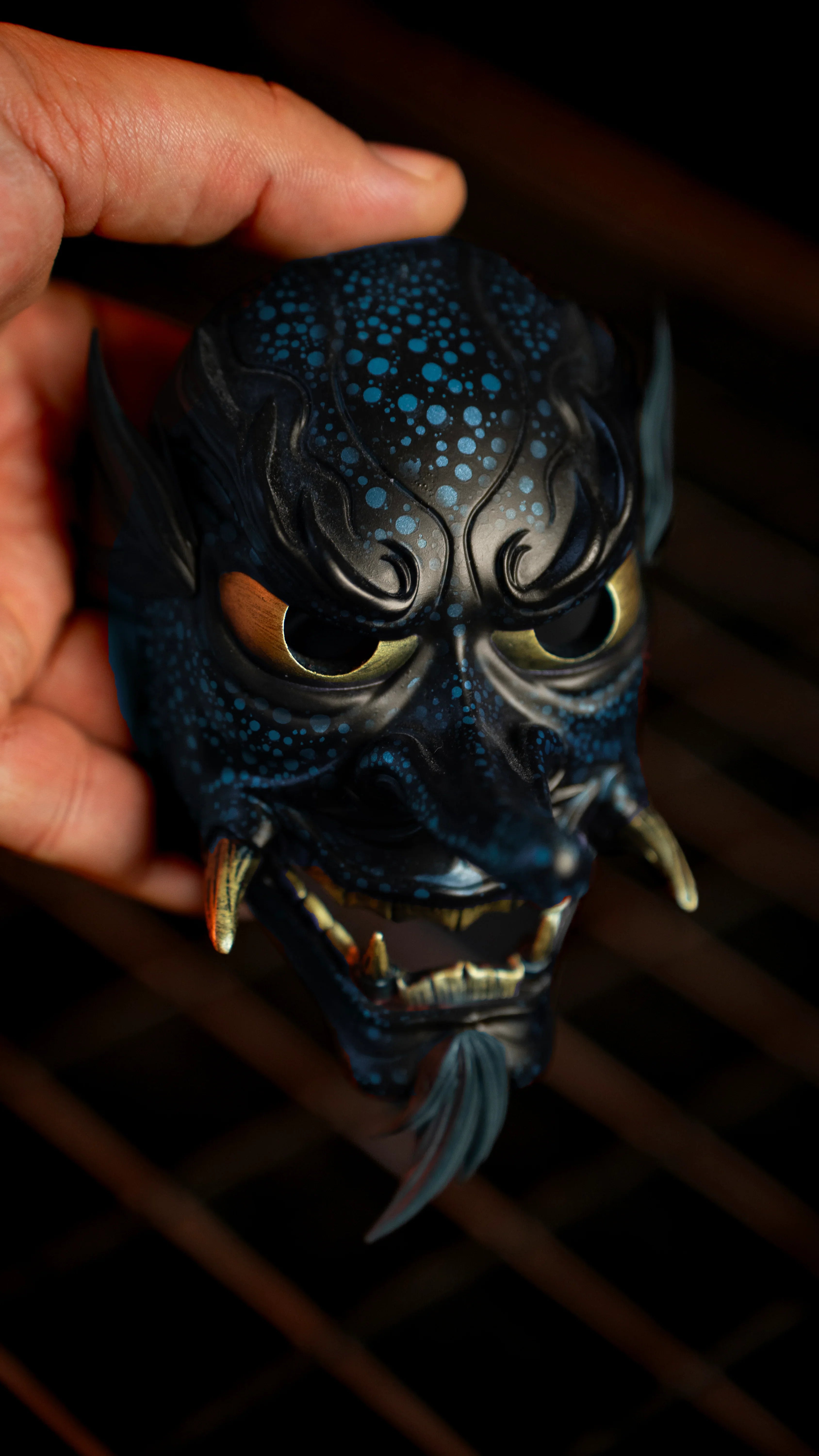 masque tengu japonais artisanal bleu