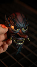 masque tengu japonais artisanal craquelé rouge