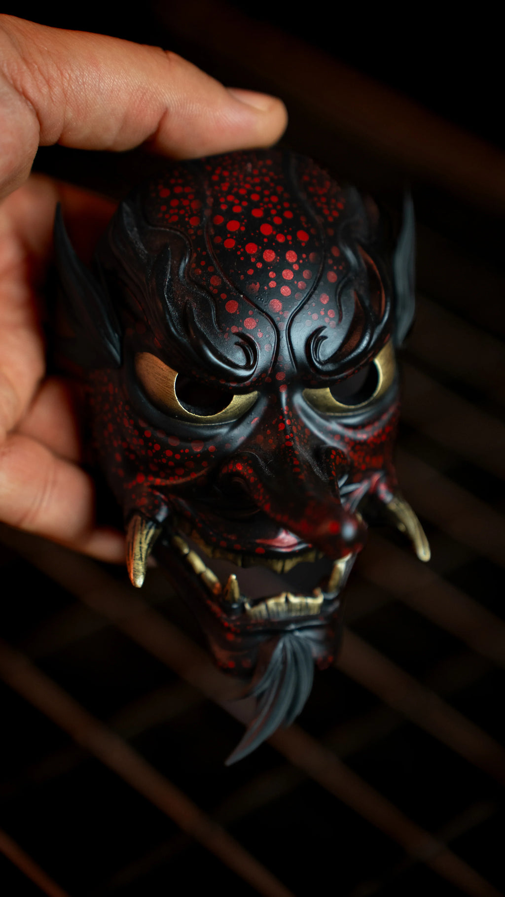 masque tengu japonais artisanal rouge dot