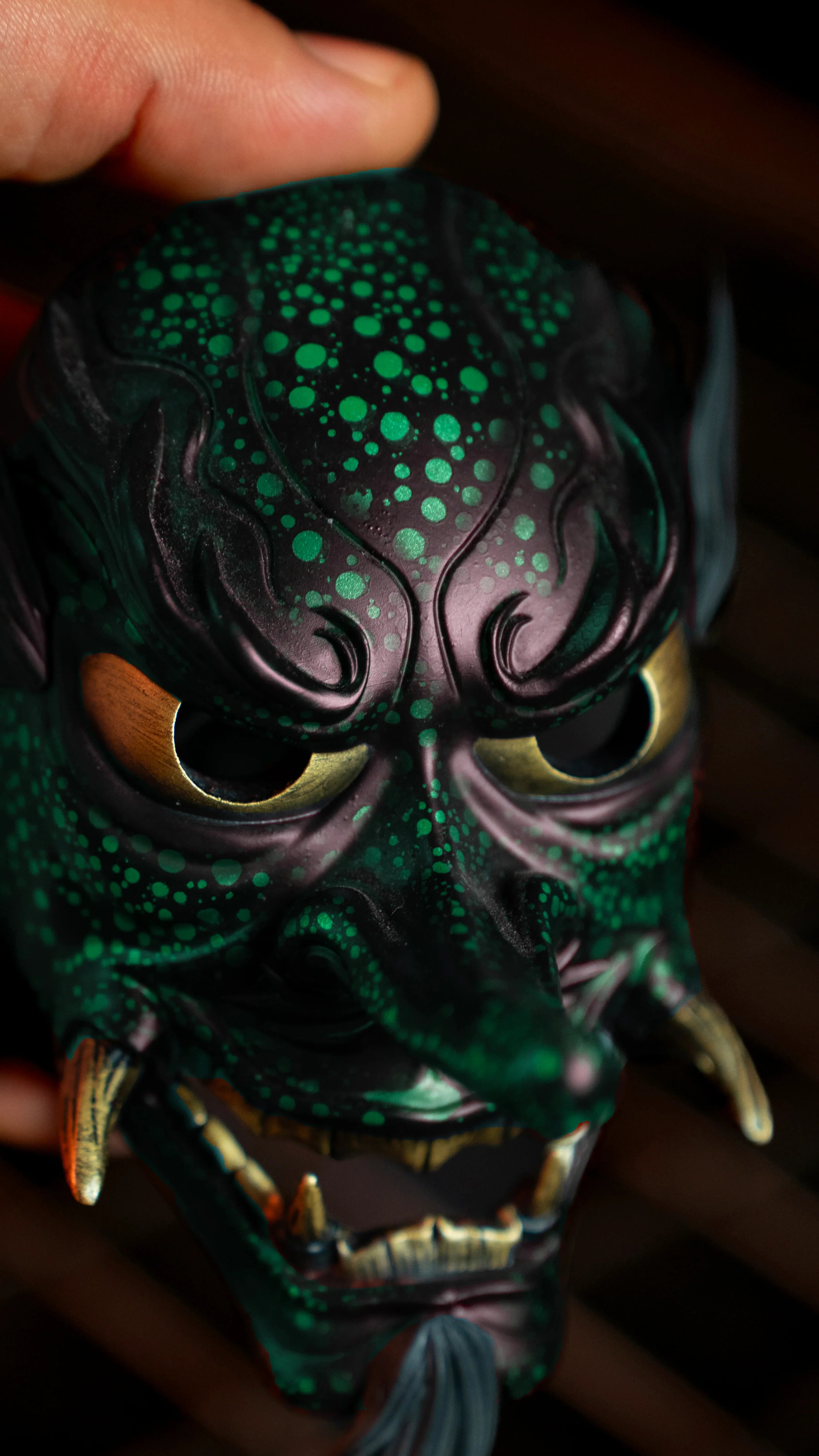 masque tengu japonais artisanal vert dot