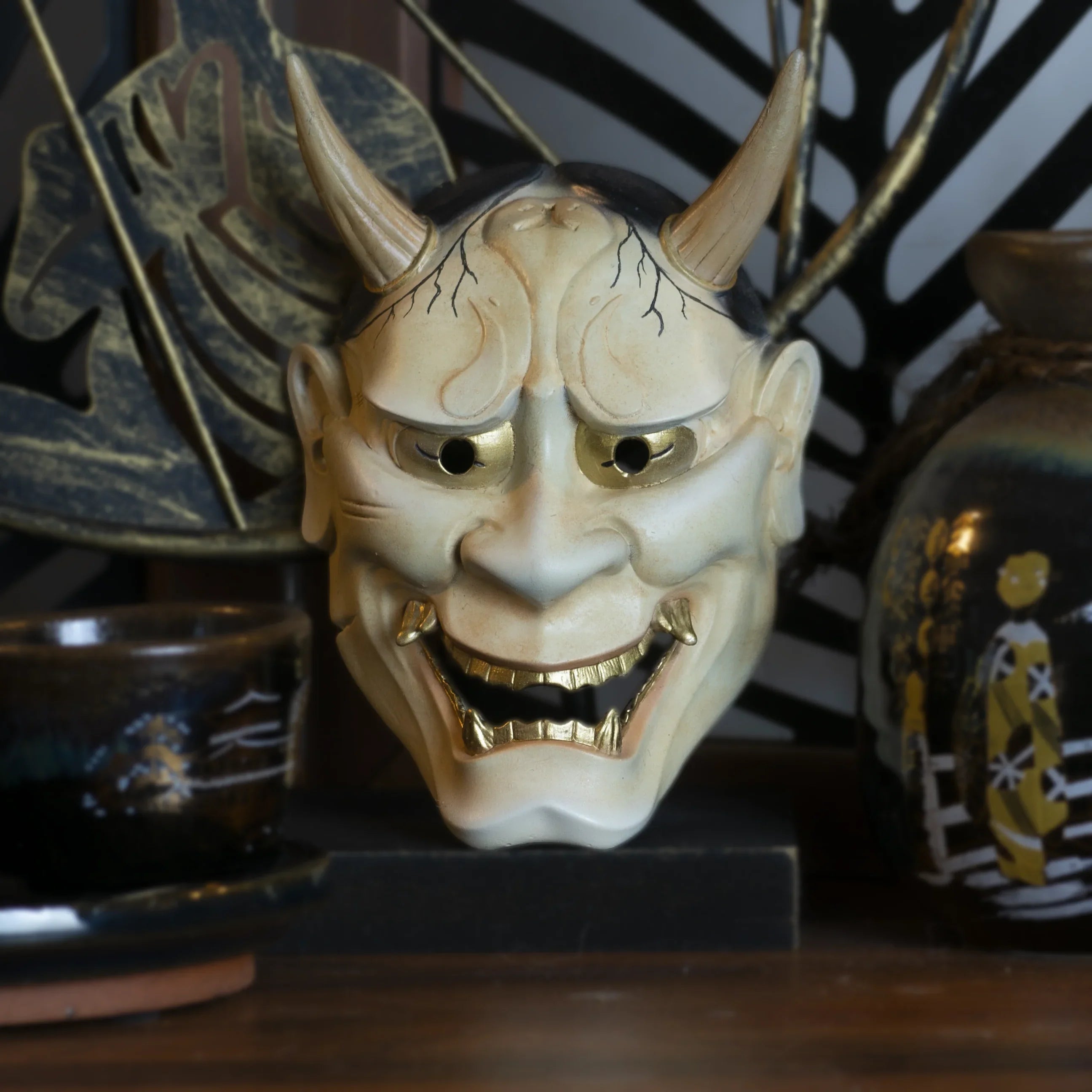 Mini masque oni japonais blancartisanal kogei