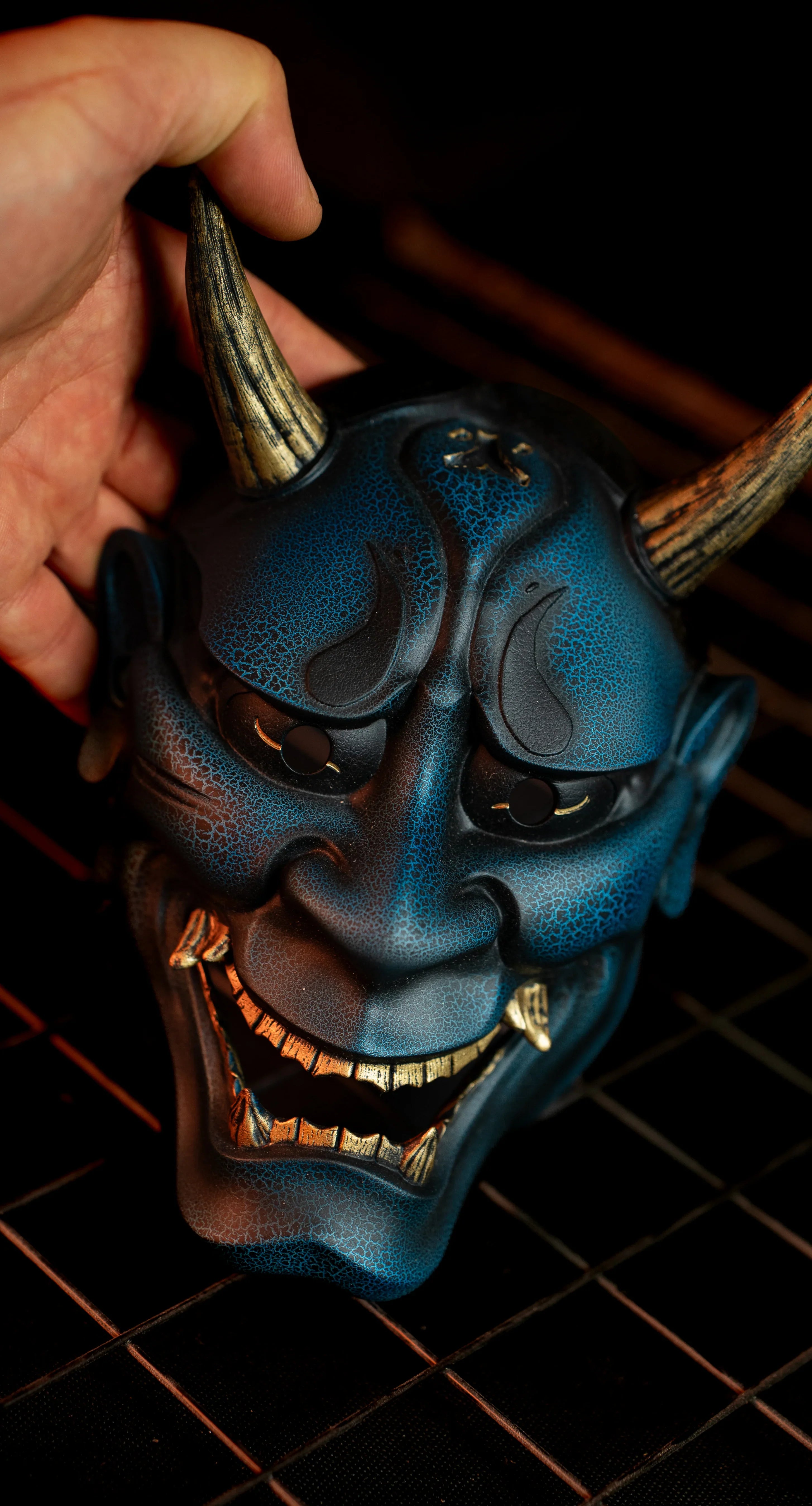 masque oni japonais bleu artisanal kogei