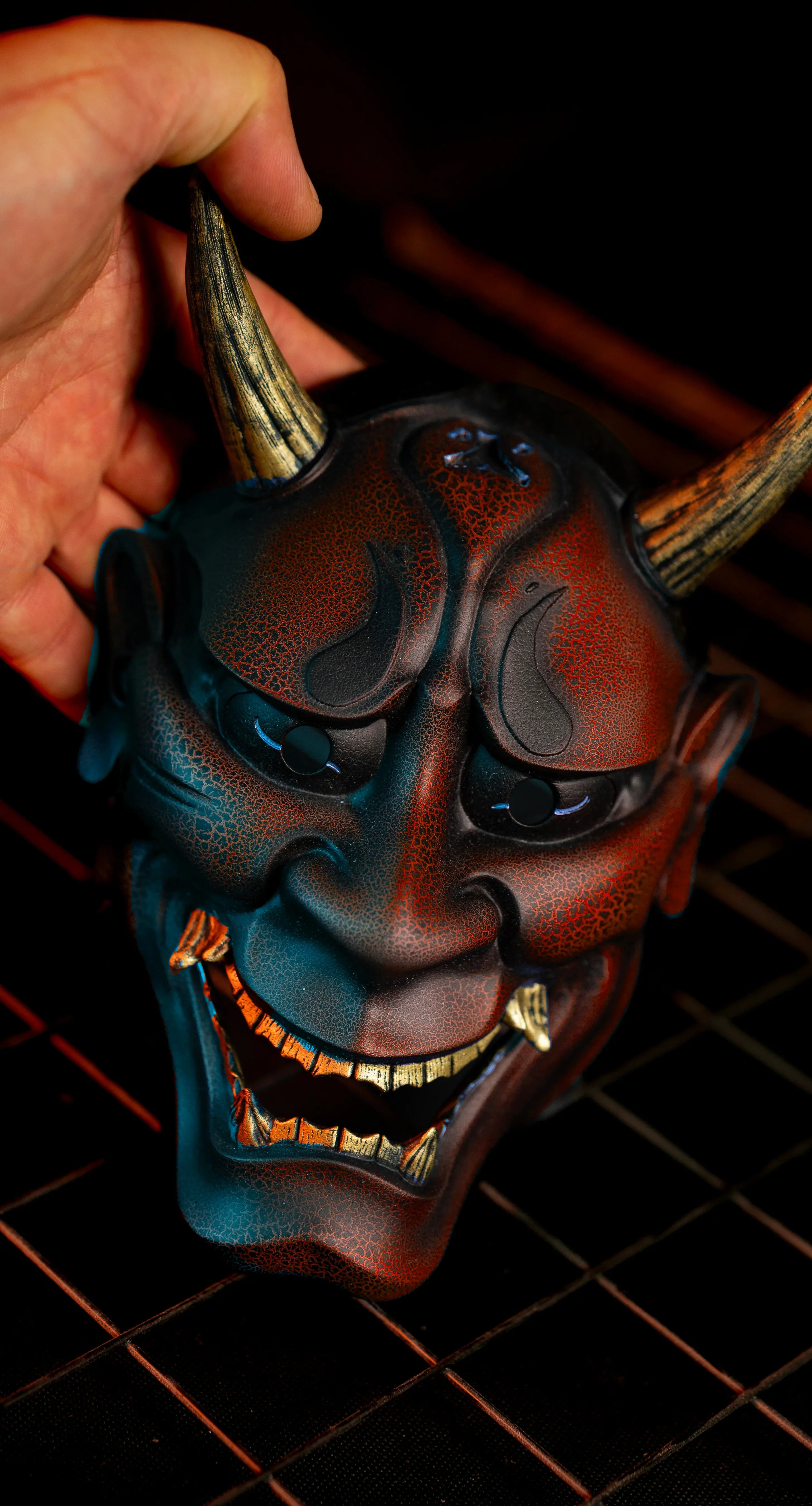 masque oni japonais rouge artisanal kogei